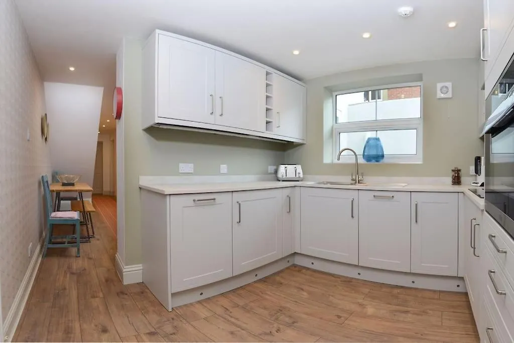 וויטבי Apartment West With Free Parking בריטניה