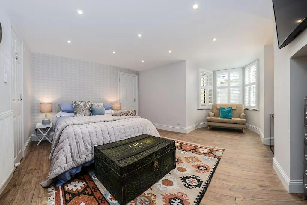וויטבי Apartment West With Free Parking