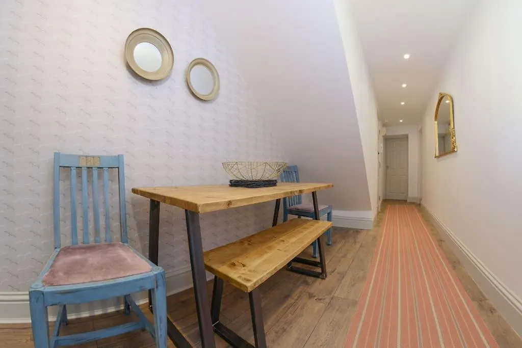 וויטבי Apartment West With Free Parking